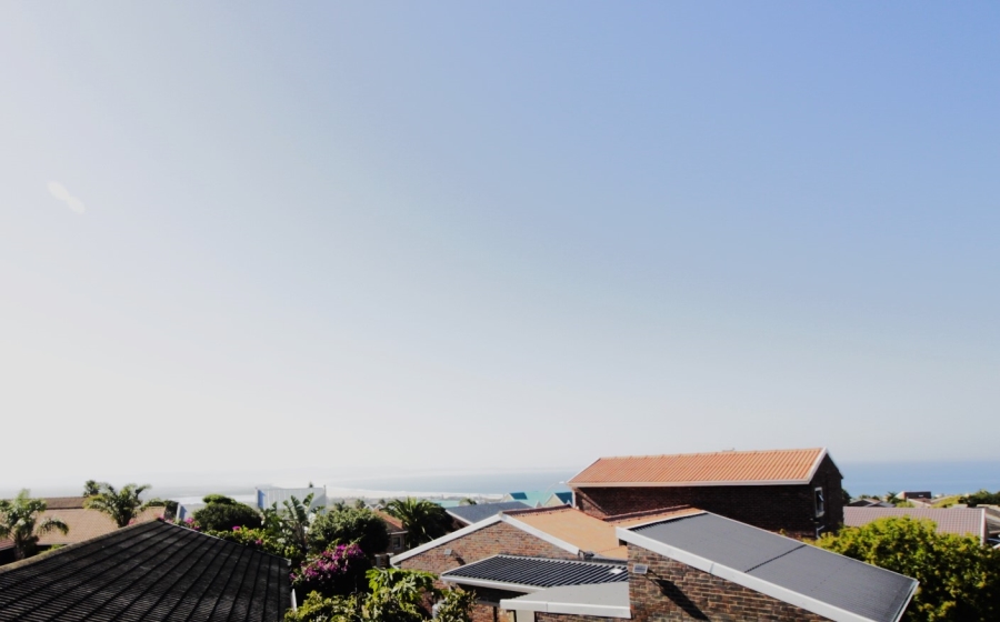4 Bedroom Property for Sale in Wavecrest Eastern Cape
